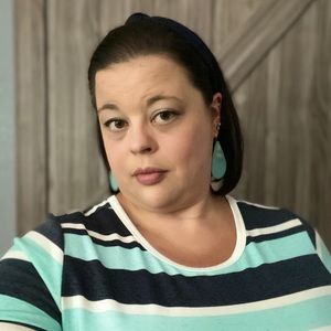 Meet your Posher, Claudine